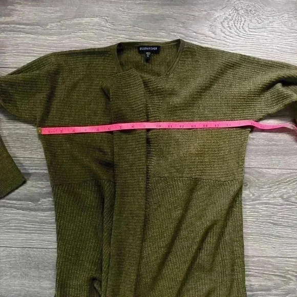 Eileen Fisher 100% Merino Wool Olive Green Open Cardigan Size XS - Picture 7 of 7